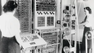 Two women operating a Colossus computer during the Second World War.